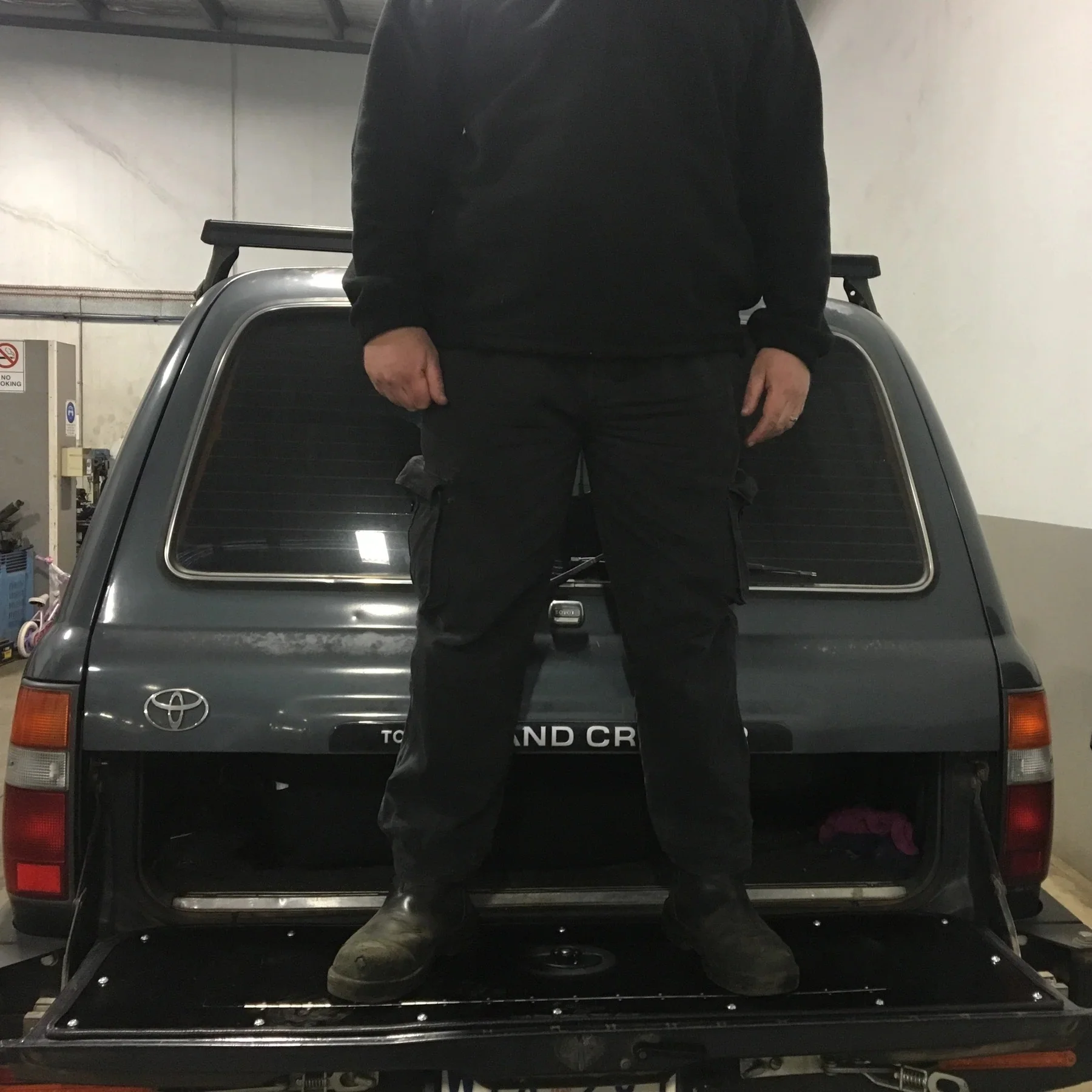 Tailgate Storage Mod - Suitable for use with 100/105 Series LandCruiser - Image 12