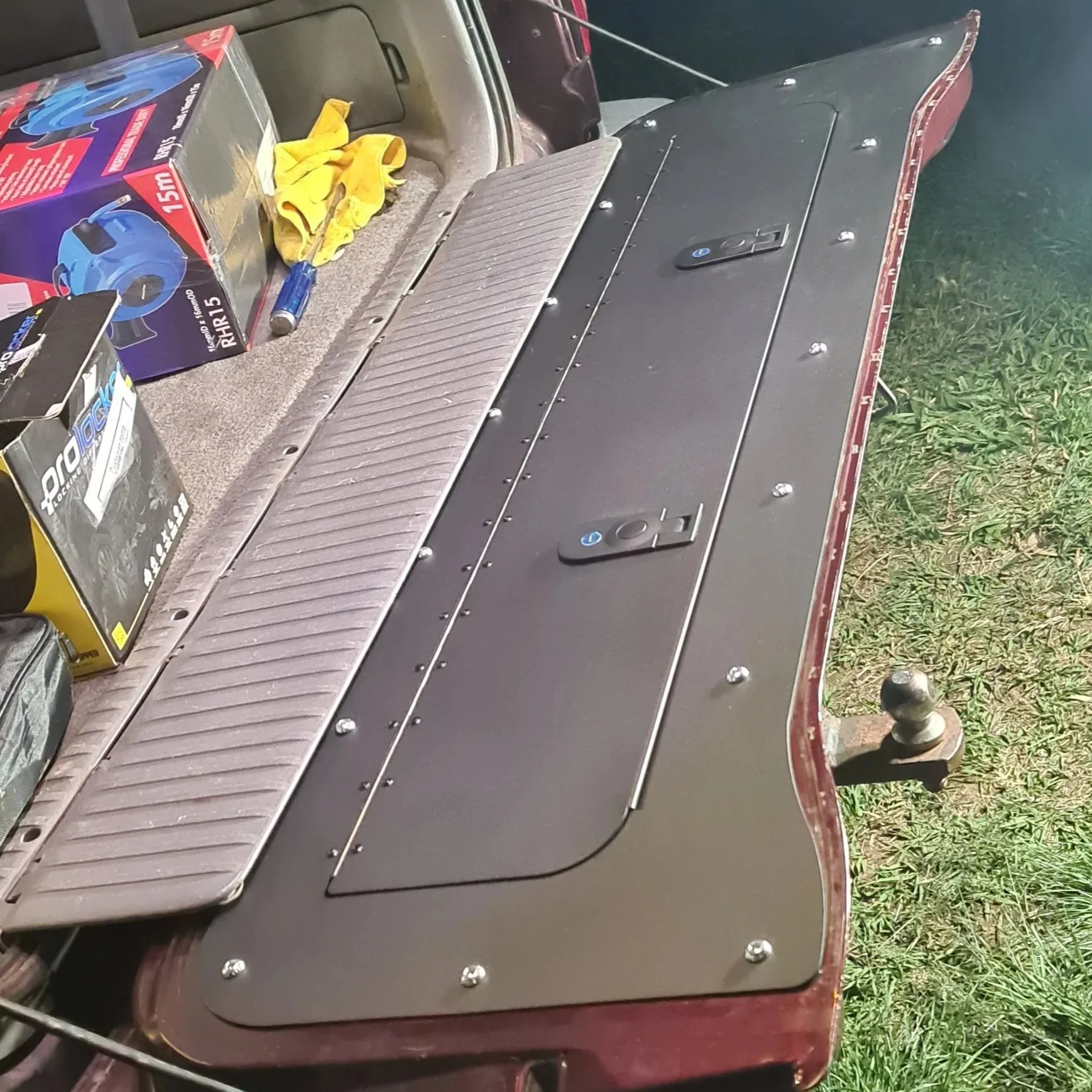 Tailgate Storage Mod - Suitable for use with 100/105 Series LandCruiser - Image 7